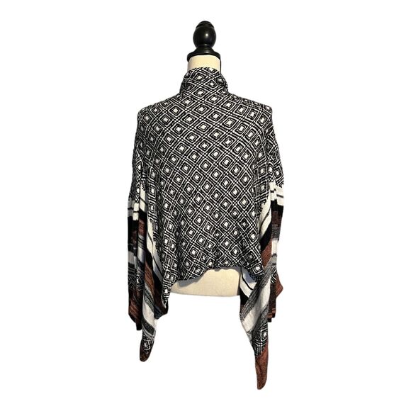 BKE Women's Knit Open Front Cardigan Sweater Striped Asymmetrical Hem Medium - Picture 3 of 7